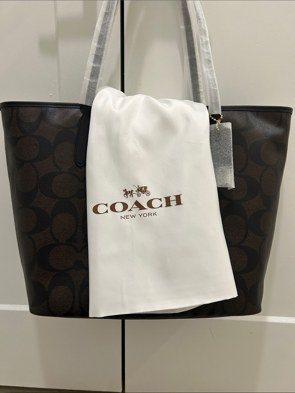 Coach (NWT) Large City Tote Bag In Maxi Signature Canvas - Picture 14 of 15